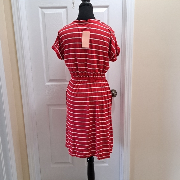 New! Yummie Striped Dress Red And White Stripes V-neck Small Short Sleeved Dress - Picture 3 of 11